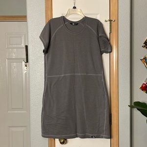 The North Face short sleeve dress. Size XL BUT FITS MORE LIKE A L